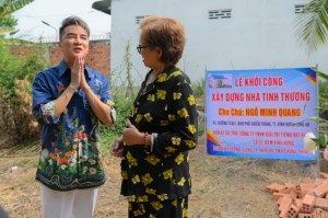 Đàm Vĩnh Hưng trích doanh thu liveshow “Ngày em thắp sao trời” xây nhà cho cha nữ phạm&nbsp;nhân