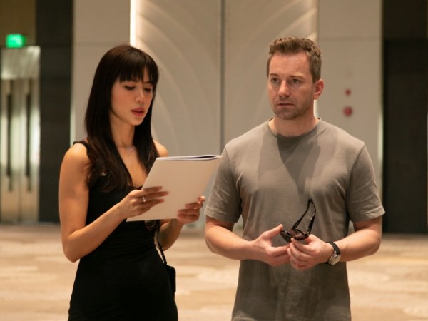 Vợ chồng Minh Tú trẻ trung đến địa điểm tổ chức&nbsp;cưới