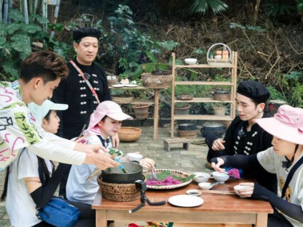 Trưởng làng Trường Giang “quằn quại” gợi ý, đàn em thơ vẫn “ngây ngô ngờ&nbsp;nghệch”