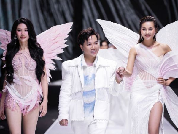 Hoa hậu Bùi Quỳnh Hoa thần thái, “cân trọn” vị trí mở màn, kết show trên sàn catwalk 