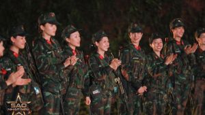 Dàn cast bất ngờ tổ chức sinh nhật đặc biệt của Hậu Hoàng giữa thao trường quân&nbsp;ngũ