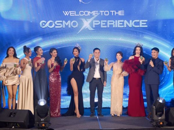 Fan meeting “Gia đình hoàn vũ” trở lại, khán giả chi hơn 1 triệu đồng nhận gói quyền lợi&nbsp;xịn