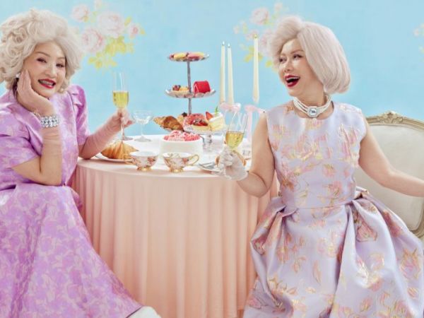 Việt Hương – Hồng Đào tung trọn bộ ảnh ‘Bà Thơ’ siêu cấp thần thái, khán giả phát&nbsp;sốt