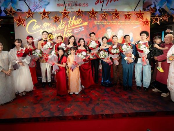 Dàn sao Mưa Đỏ đổ bộ buổi công chiếu phim Cảm Ơn Người Đã Thức Cùng Tôi: Đỗ Nhật Hoàng, Đình Khang, Nguyễn&nbsp;Hùng