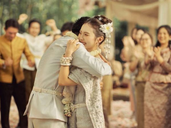 Phương Mỹ Chi trở lại cùng “Thiên Đường Với Người Thương”, mở ra không gian văn hóa Khmer đậm chất điện&nbsp;ảnh